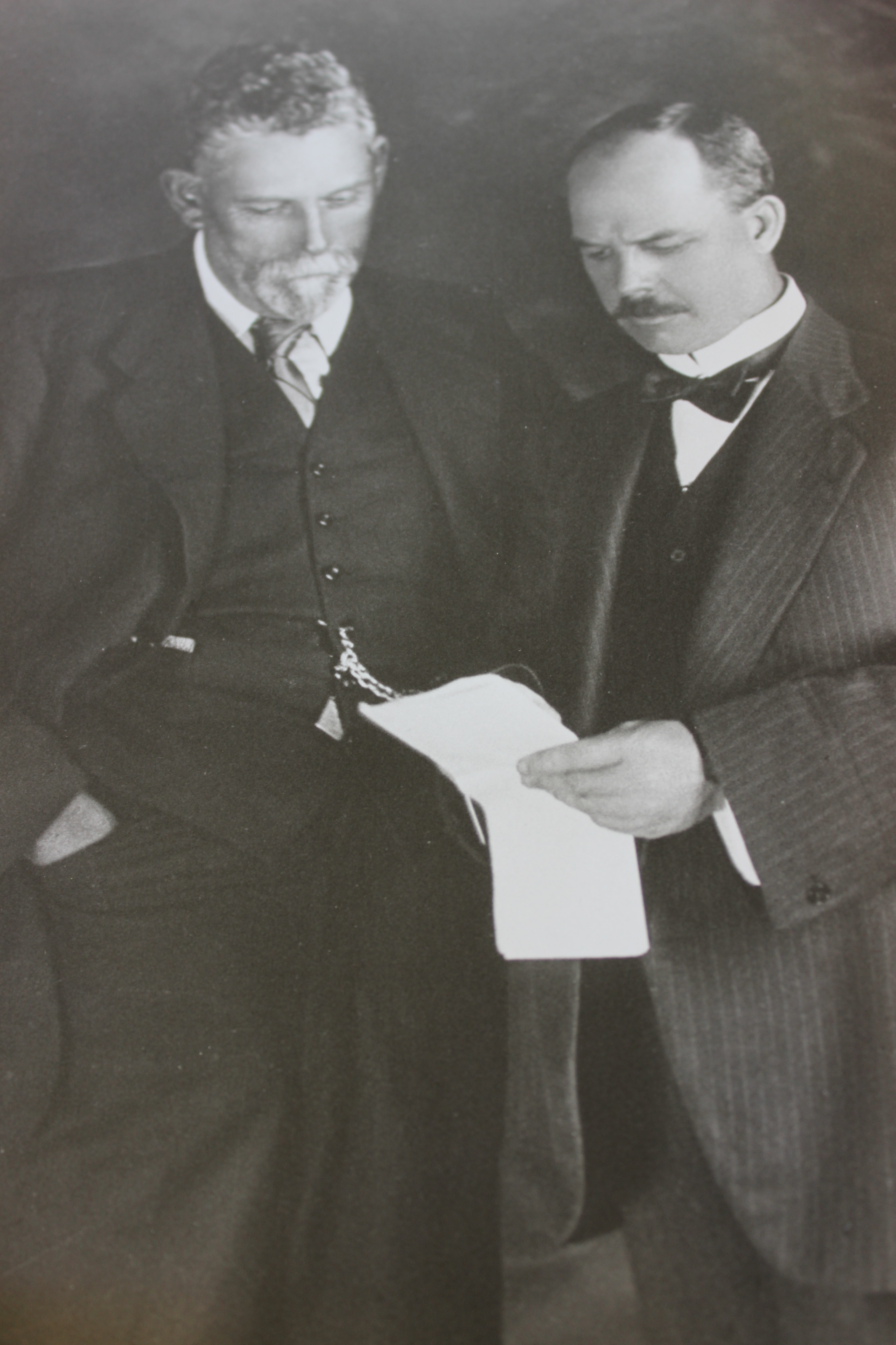 'Sheep King' Arthur Bryant Triggs -right - and 'Cattle King' Sidney Kidman - left